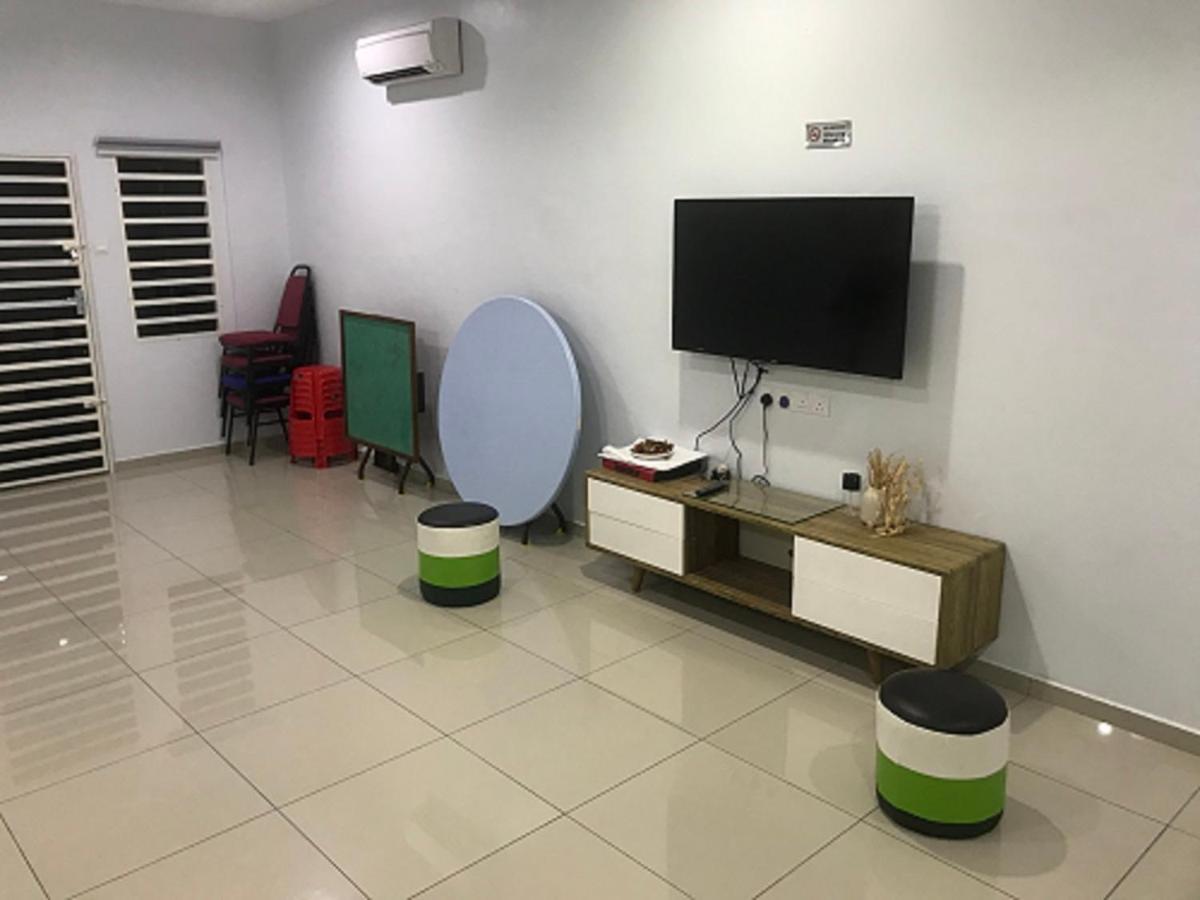 Low Season Promotion! 4B12B Max 19 Pax Party House Ipoh Exterior photo