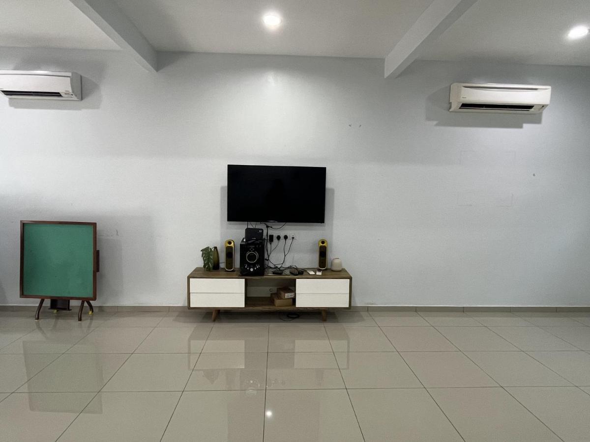 Low Season Promotion! 4B12B Max 19 Pax Party House Ipoh Exterior photo