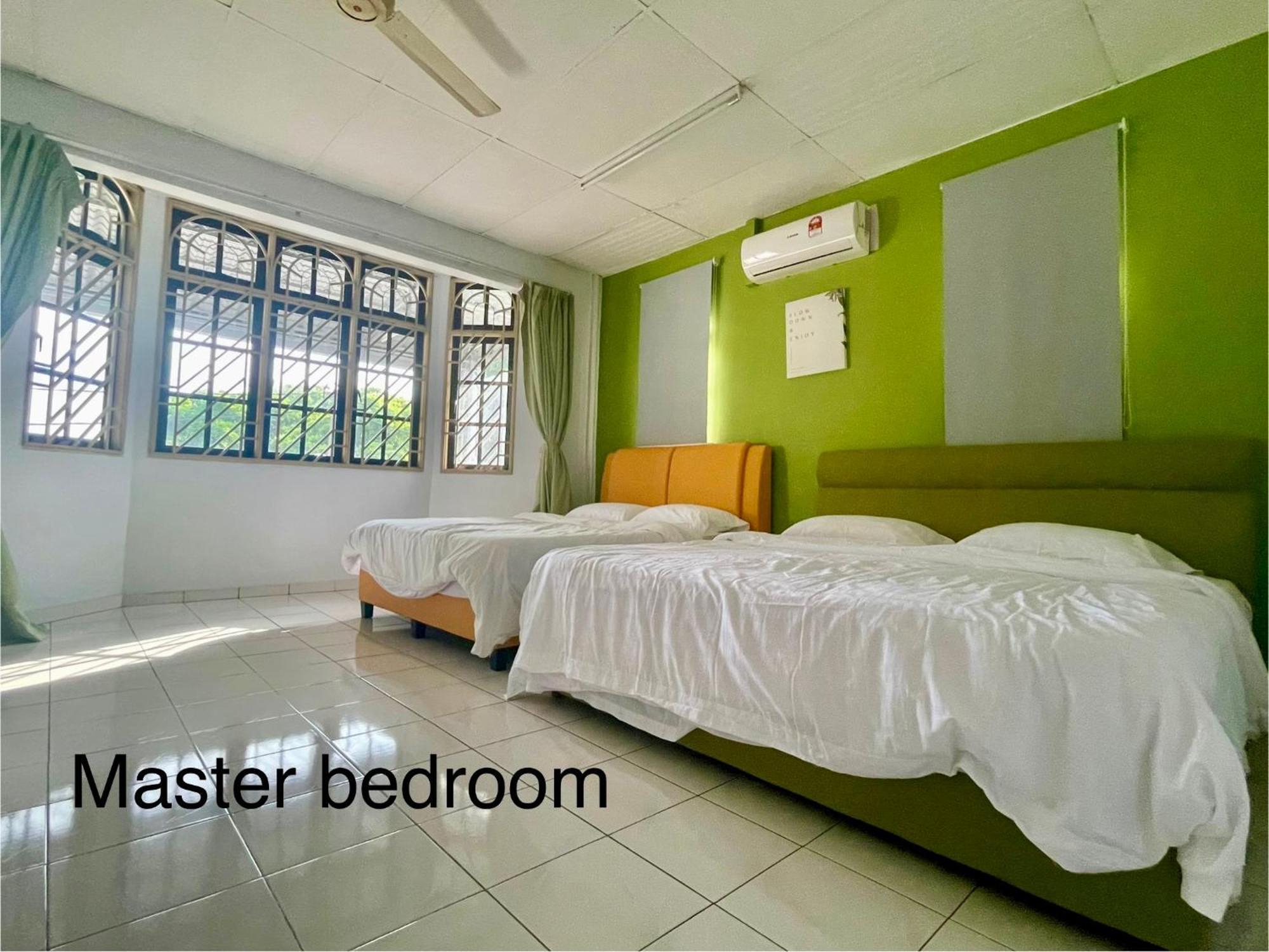 Low Season Promotion! 4B12B Max 19 Pax Party House Ipoh Exterior photo